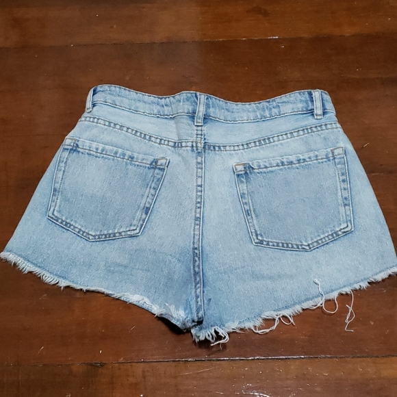 Zara distressed denim shorts - Picture 2 of 3